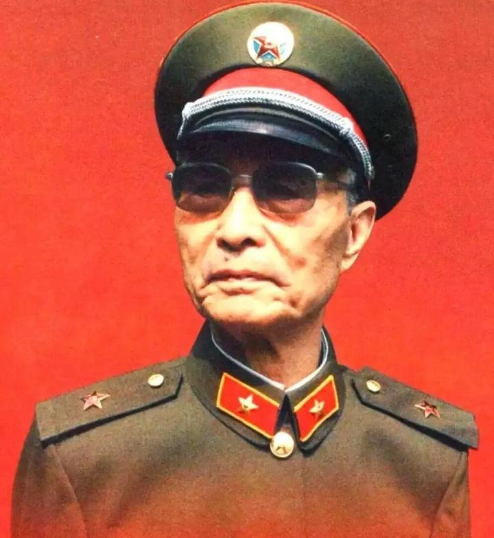 30年前，张爱萍直言：军商不分、权责模糊，是滋生腐败的最大根源。
 
很多人都知