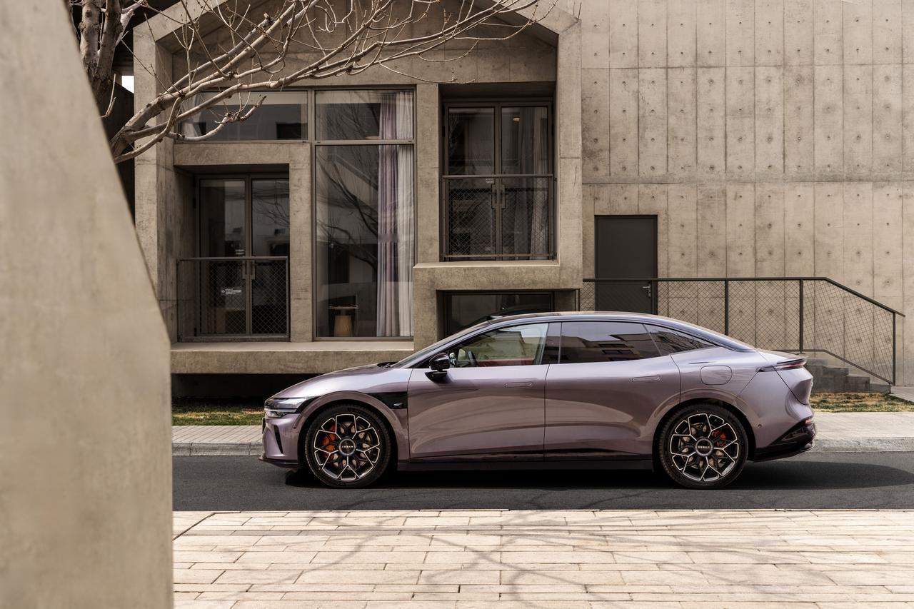 【新款极氪007/007GT上市，极氪001五周年纪念版限量发售】4月10日，新