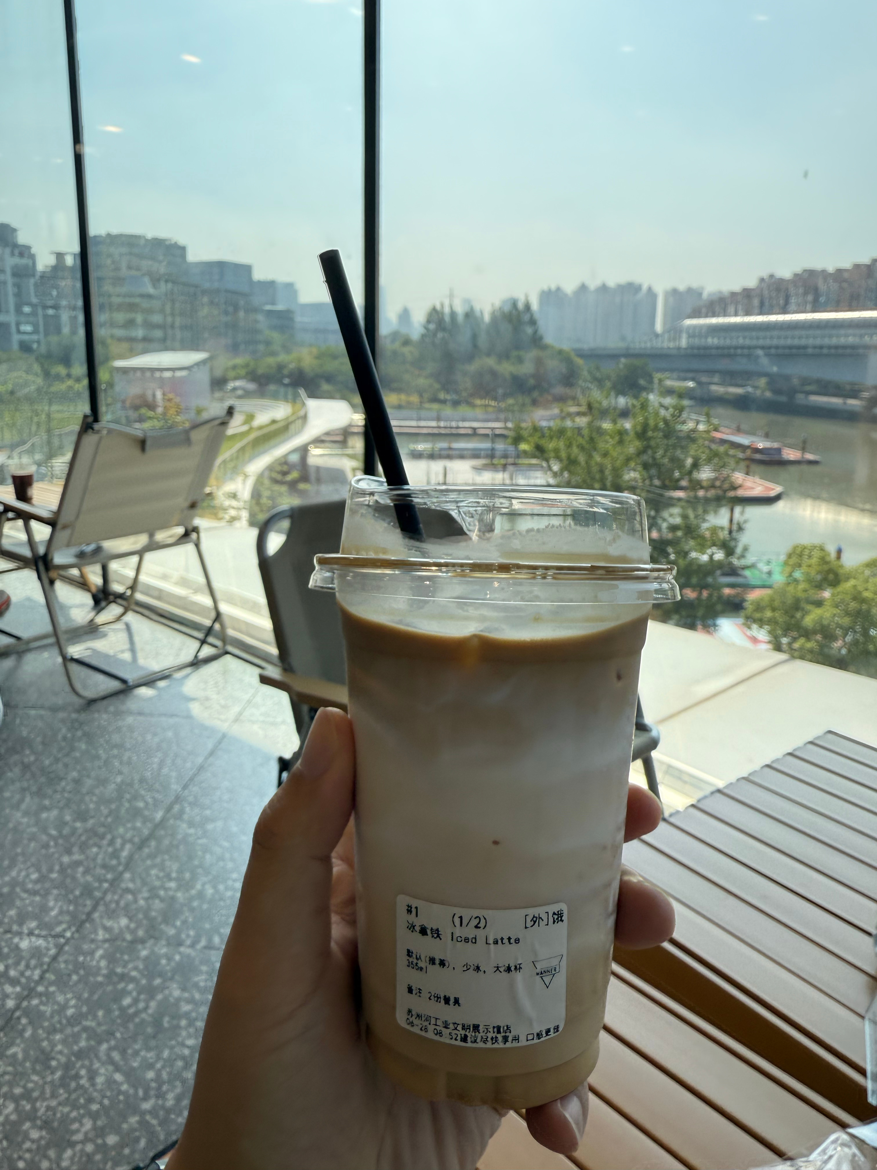 太健康了，除了我，都是跑完步来喝咖啡的  ​​​