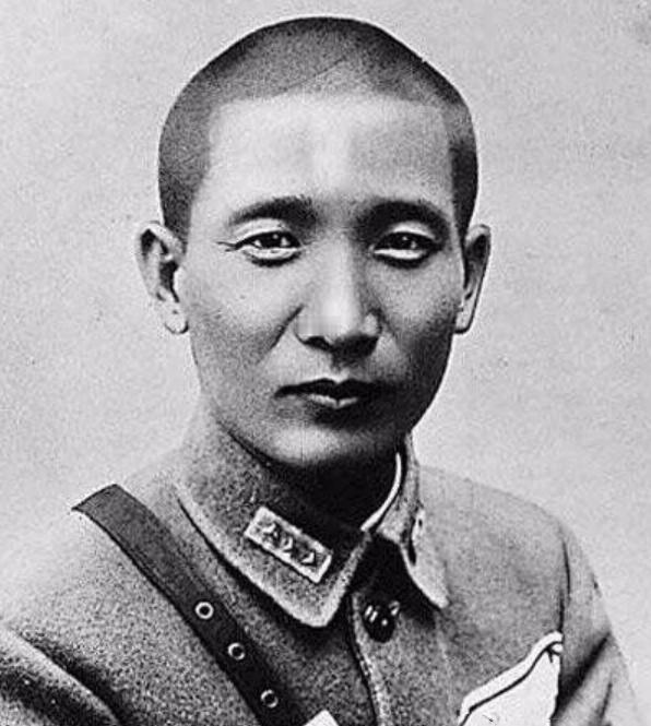 1949年北平谈判时张治中私下请求毛主席宽恕蒋介石，毛主席听后微笑作何回应
19