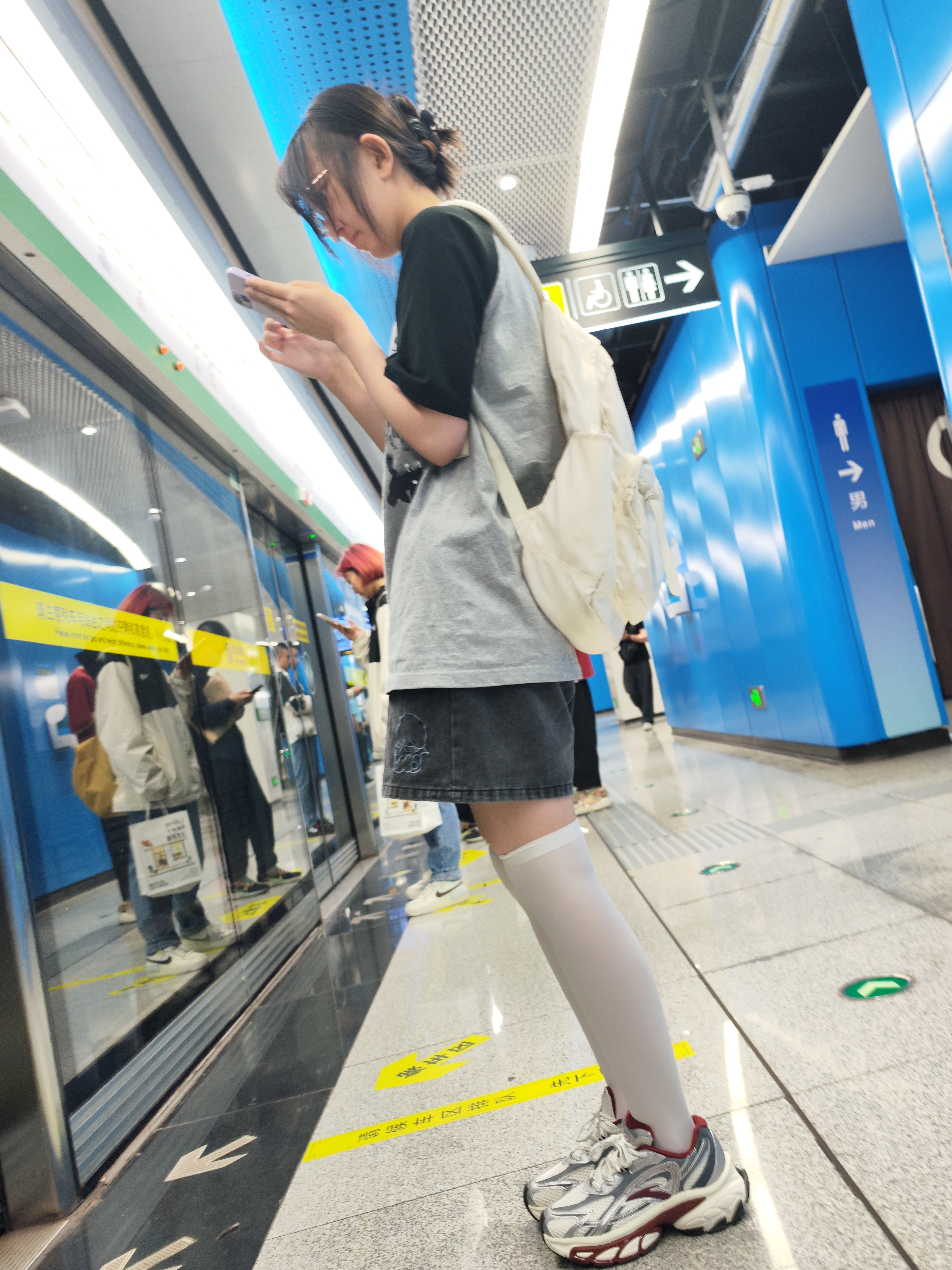街拍小姐姐穿搭时尚潮流 ​​​