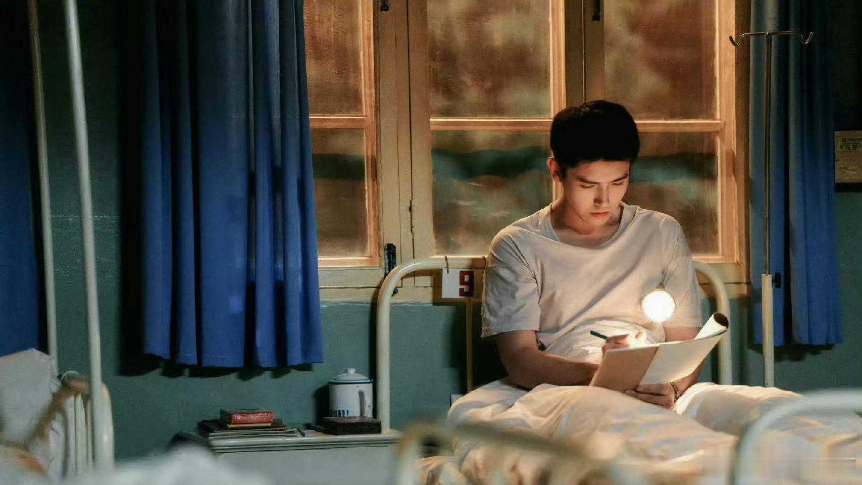 方穆扬 又争又抢暗爽哥 哇塞，方穆扬简直是“又争又抢暗爽哥”本尊，直球追击超带劲