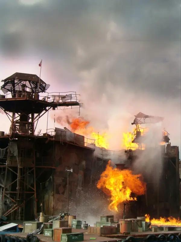 美航母神话破灭：从“打人”到“被打”的第十五天

2026年3月14日，美以对伊