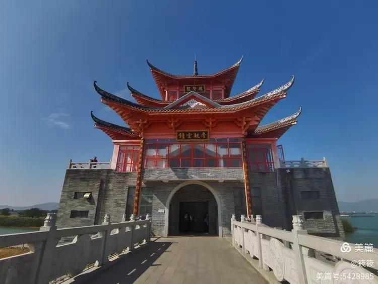 佛山三水白坭聚贤楼｜免费打卡西江日落稻田

📍导航：佛山三水区白坭镇沙围村聚贤