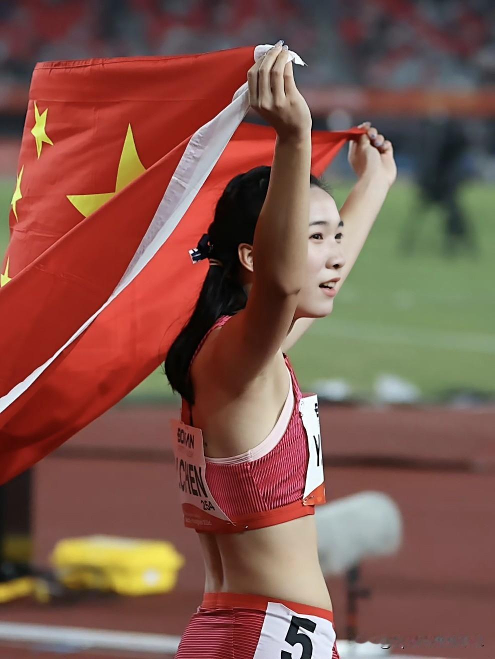 陈妤颉可以超越当年的“亚洲女飞人”李雪梅吗？
李雪梅(图2)，中国传奇女子短跑运