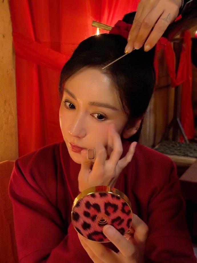 娄艺潇开始演短剧了姐姐说的很好，什么角色都用心演，戏无分大小，况且现在短剧市场也