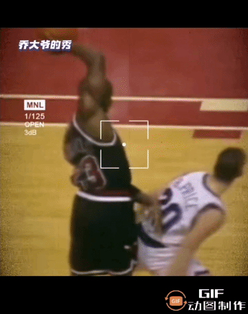 乔丹的单手握球是联盟中最霸气的！
还有谁？（以图为鉴）
@NBA #NBA吐槽大