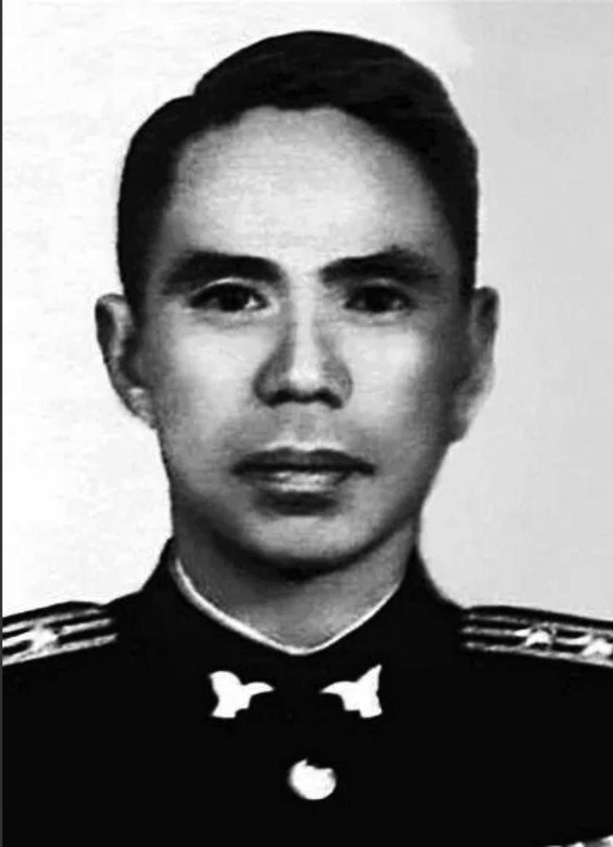 [中国赞]1992年，84岁军统特务头子毛森，临终前，抓住儿子的手，说：“我只有