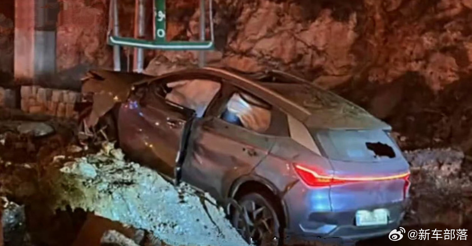 比亚迪元plus贴身挨了一发导弹 不是实验室，是真实战场。近距离爆炸冲击波，车身