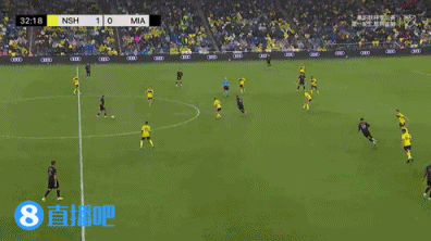 梅西直塞，苏亚雷斯漏球，阿尔巴传中！可惜阿连德门前包抄打偏，没能取得进球！纳什维