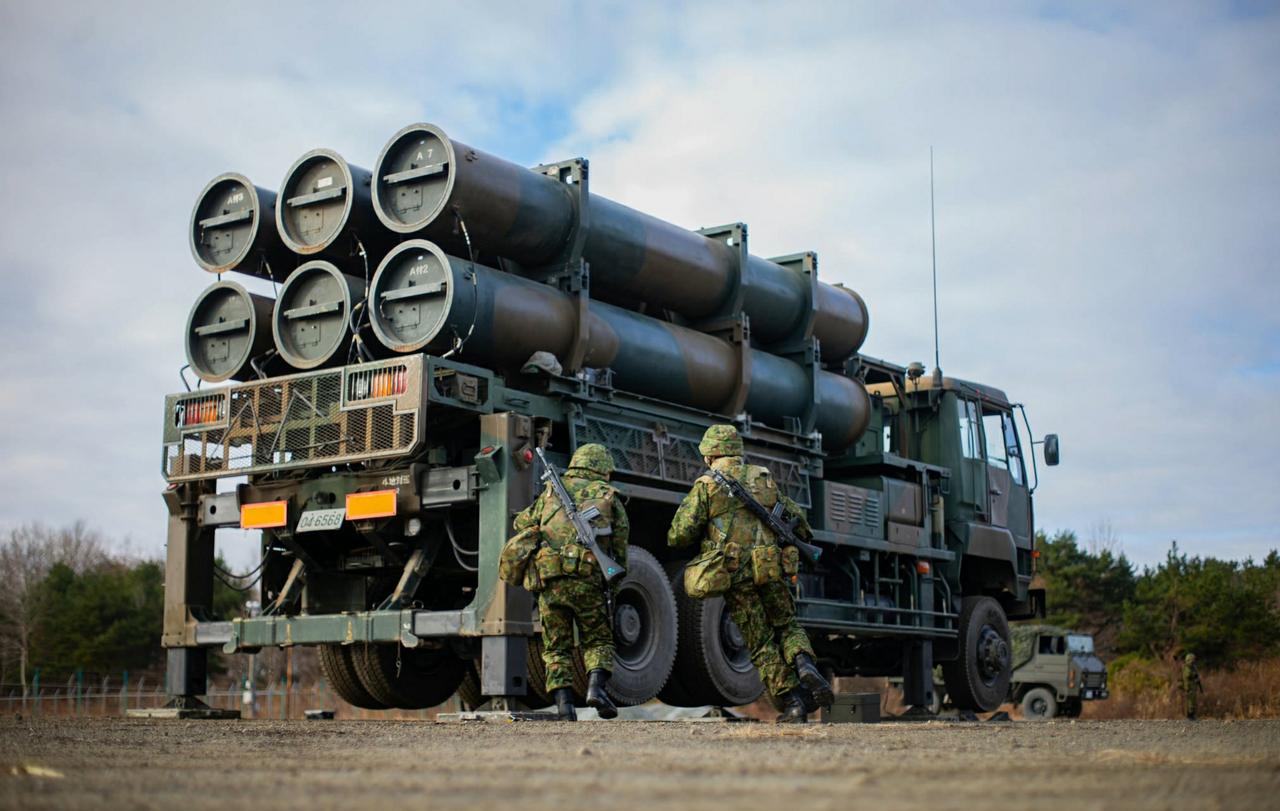 三千五百枚导弹对付日本和美国太少了点，和伊朗打美军基地和以色列相比较，最少得五万