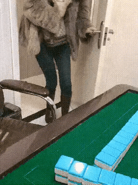 她看着挺会办事的，但看这些东西，好像有点不舒服呢🤔