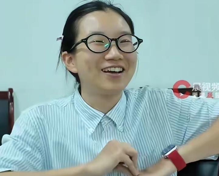 长沙医学院最近火
了，因为该校第一临床学院学生曾欣，是建校以来第一个考上北京大学