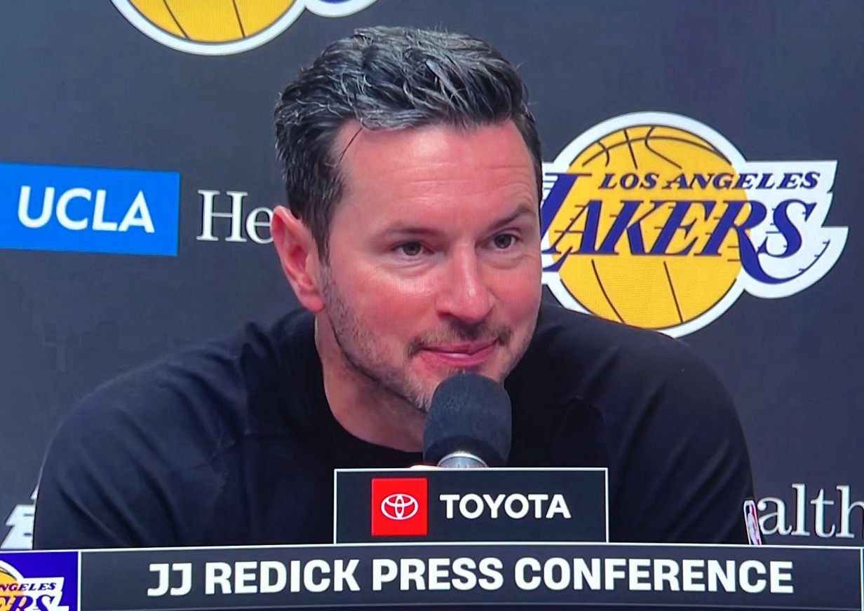 雷大神在被问及“由于詹姆斯目前承担了更重的球队任务，无法再担任主要转换进攻发起者