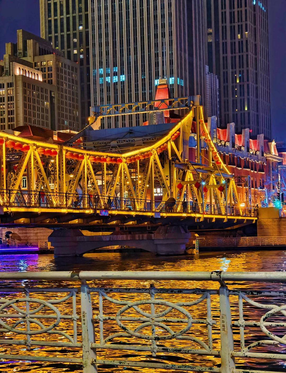 马上就要过年了，我还在纠结回家过年还是让老家的父母来天津过年，最近看网上很多家庭