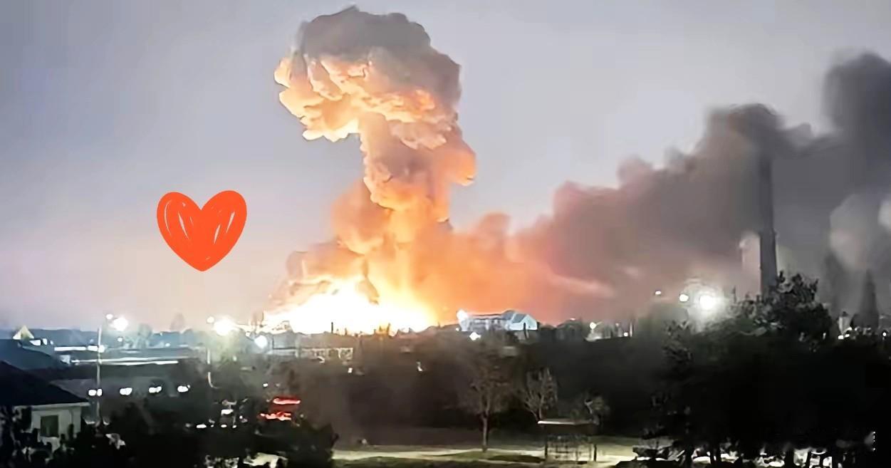 炸的就是美国军工厂！
俄罗斯这回来的强硬回击，
把美国在俄乌冲突里拱火的遮羞布彻