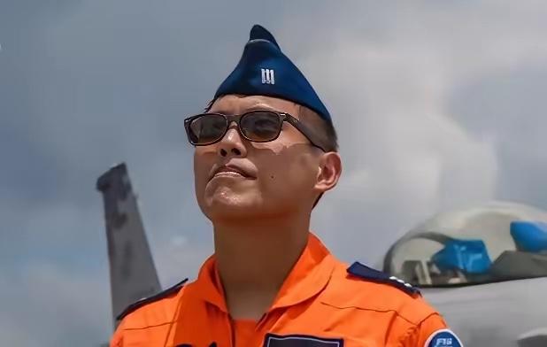 今年1月6日，台空军一架F-16型机在东部外海发生飞机安全事故，台军飞行员辛柏毅