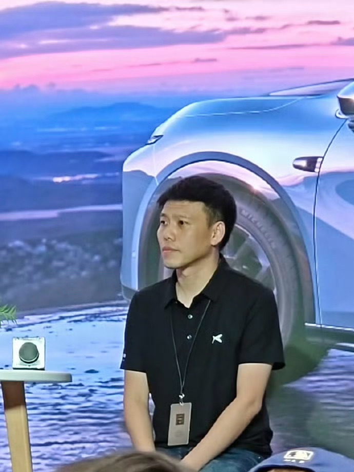 回答了图灵芯片后装的问题[举手]他说在开发的过程中留好了安装的工作，后装时间非常