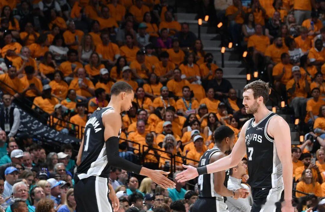 NBA西决最大问题来了：马刺太依赖文班亚马了！😨西决G3，文班亚马拼了39分钟