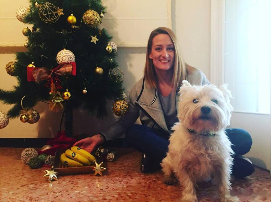 凑巧看到一篇贝尔蒙特的采访。这妹子35岁竟然还没退役。我查了一下，夏季在马略卡有