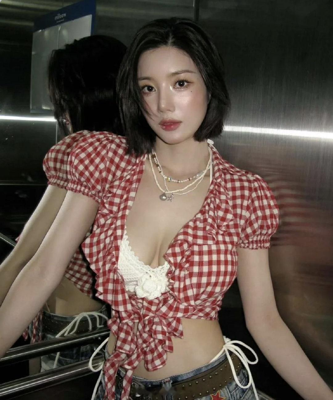 权恩妃自曝极端节食减重权恩妃暴瘦7kg  近日，韩国歌手权恩妃在访谈中谈及自己为