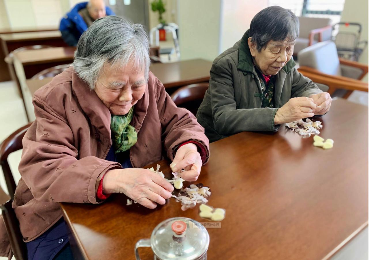 怎么养老？#你有想过，当你老了怎么养老吗#钱在自己手里啥时候都是爷！[憨笑][憨