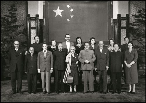 历史上的今日  1956年12 月 2 日 晚九时半，在中南海勤政殿会见四位巴西