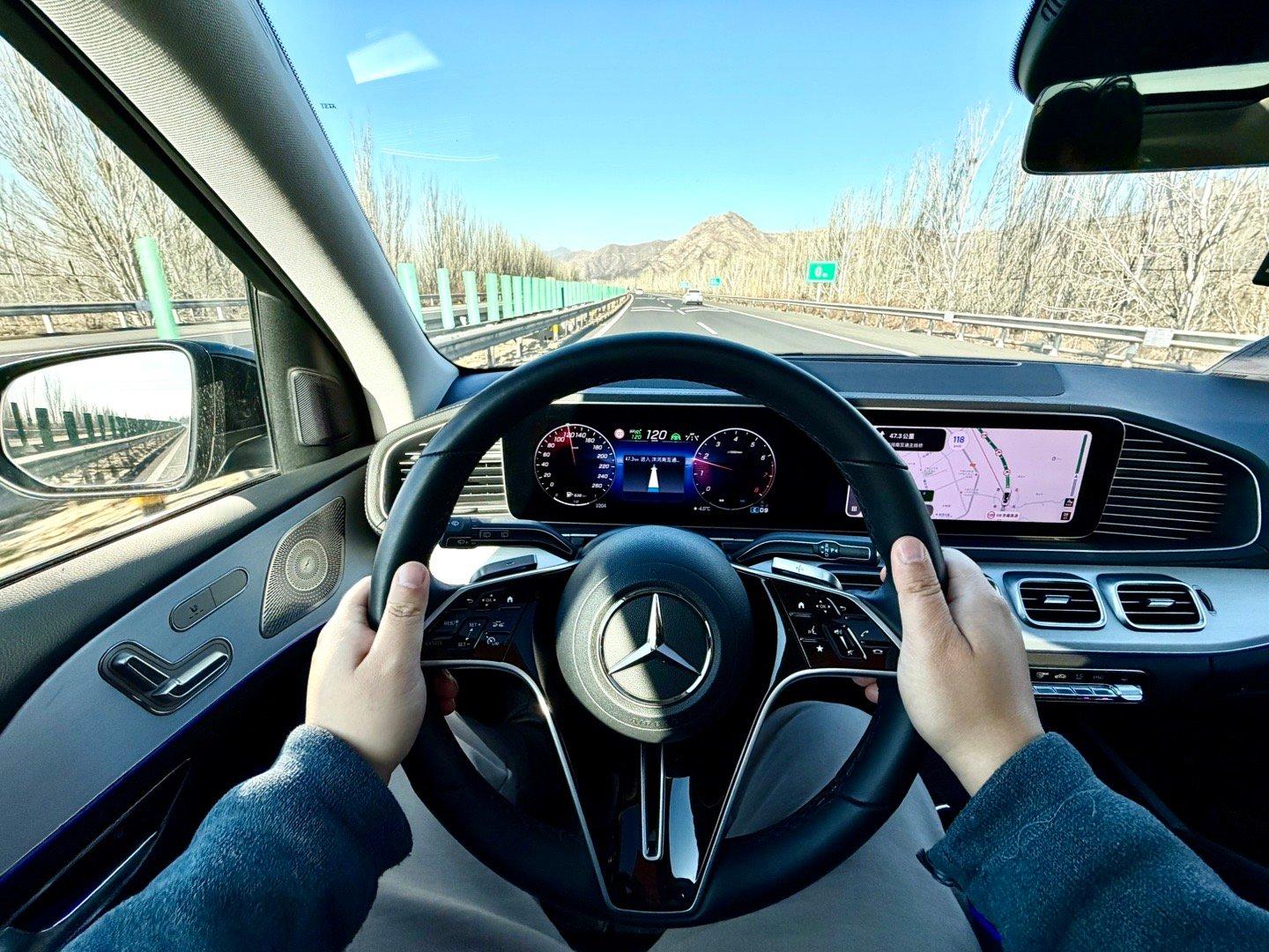 最近师兄游记拍摄密度比较大，并且大家的反馈还挺不错。今天师兄又出发拍游记了，从北