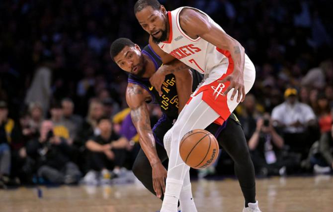 5投0中，连续两场挂零，季后赛就露出原形，下赛季估计要失业了。
今天，火箭在客场