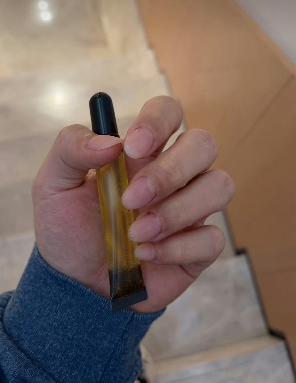 好标准的美甲展示姿势你们有木有觉得（就是孩子怎么没怎么有月牙啊 