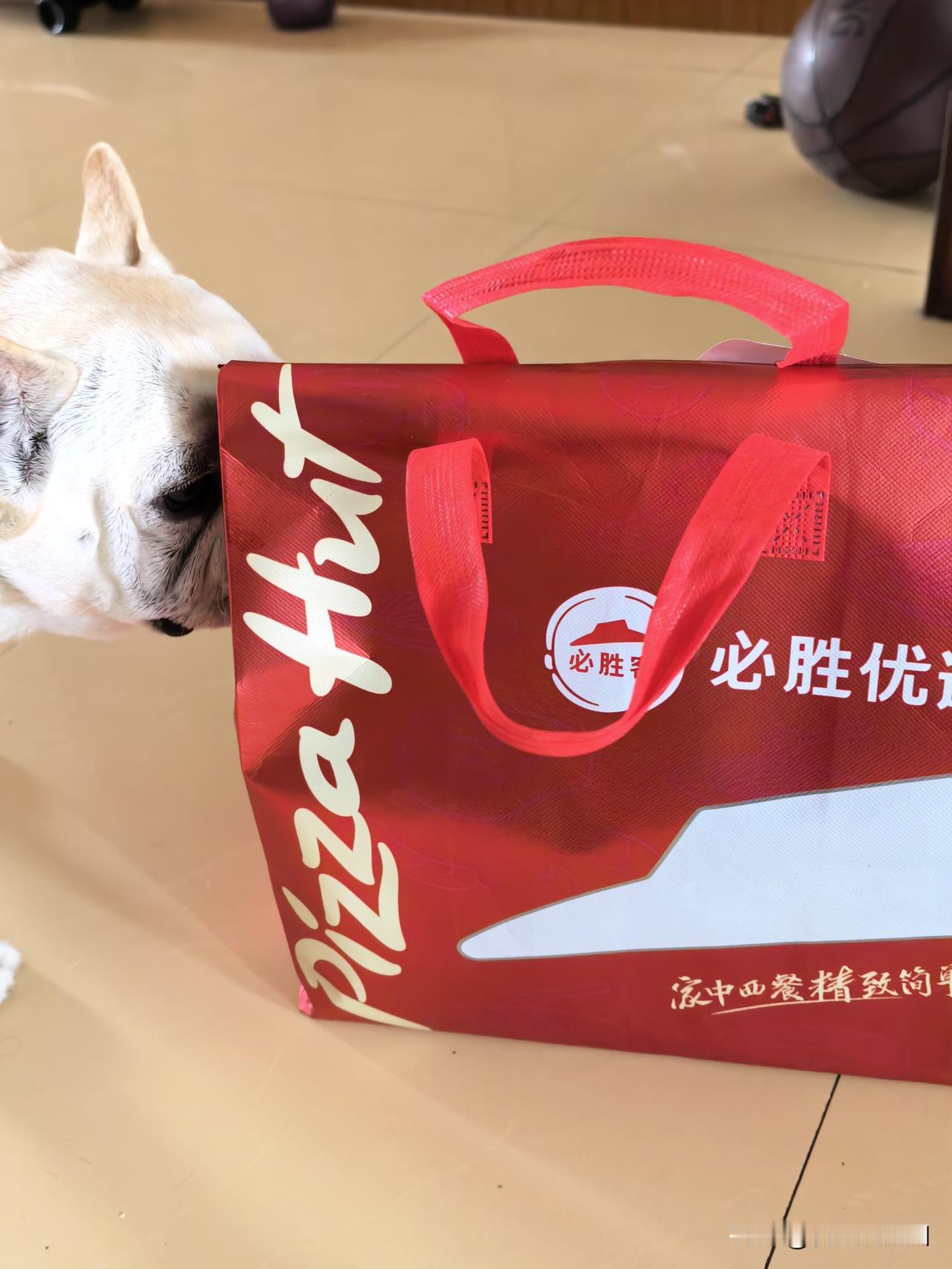 昨天很晚在直播间下单的牛排，现在就送到家来了
家里还有几块没吃完。主要想要那个牛