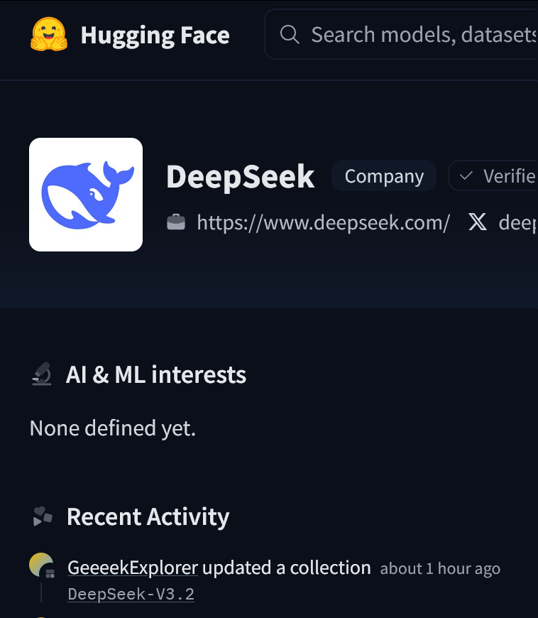 deepseek刚在huggingface上建了 v3.2的坑 （还没放模型文件