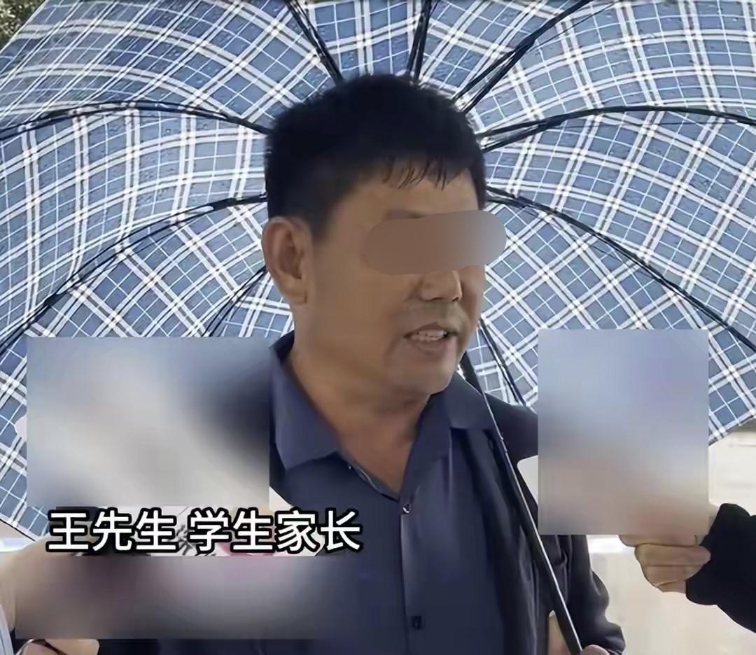 说心里话！
我觉得这个14岁被伤害，男孩的父亲
不应该接受采访曝光这个事！

这