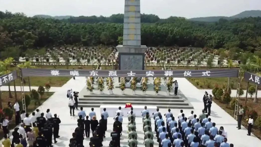 #杀害缉毒英雄蔡晓东的凶手被警方击毙#【中老两国禁毒部门密切合作成功侦破“12.