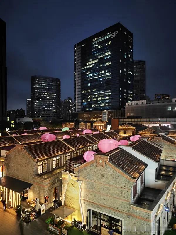 现实中，为什么“一套房住一辈子”总是行不通？

因为，房子会老旧、产品会迭代，不