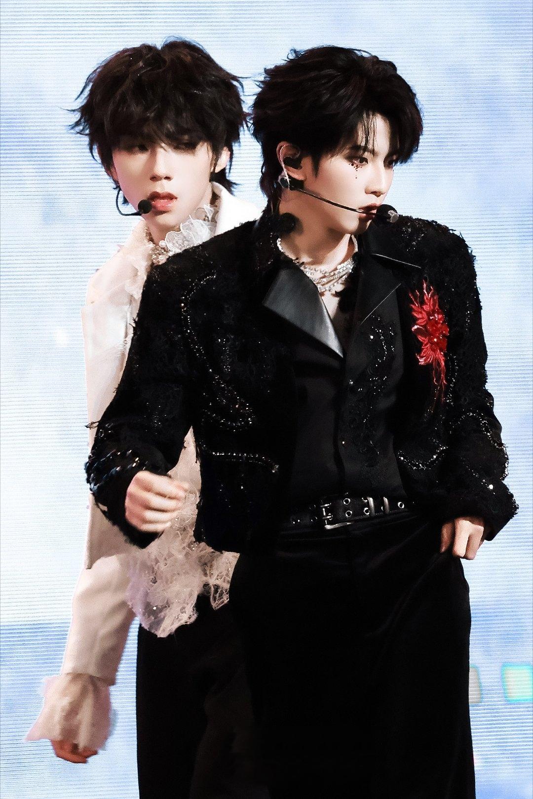 王橹杰与穆祉丞：头像互换里的曼妙神圣

在粉丝的创意宇宙中，王橹杰与穆祉丞的头像