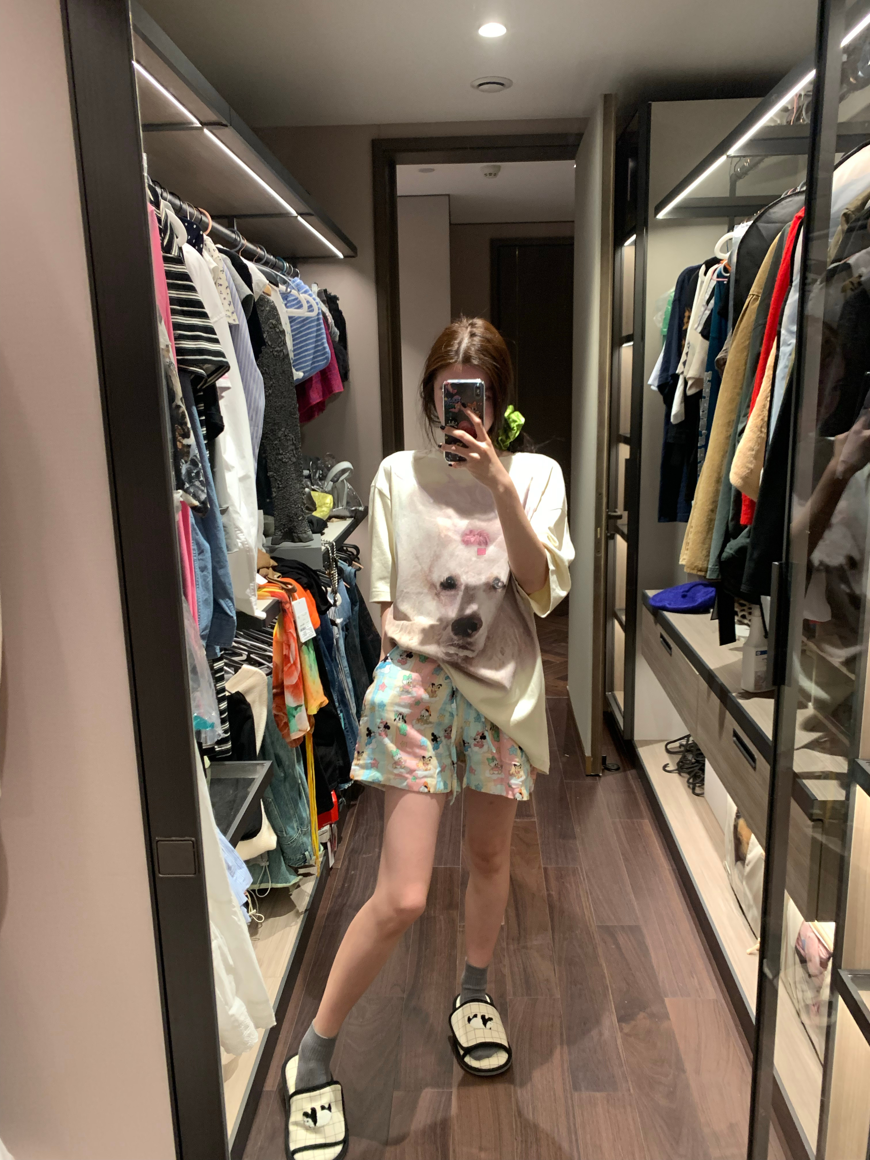 嘿嘿 红薯买的短裤 准备穿出门[吃馕] ​​​