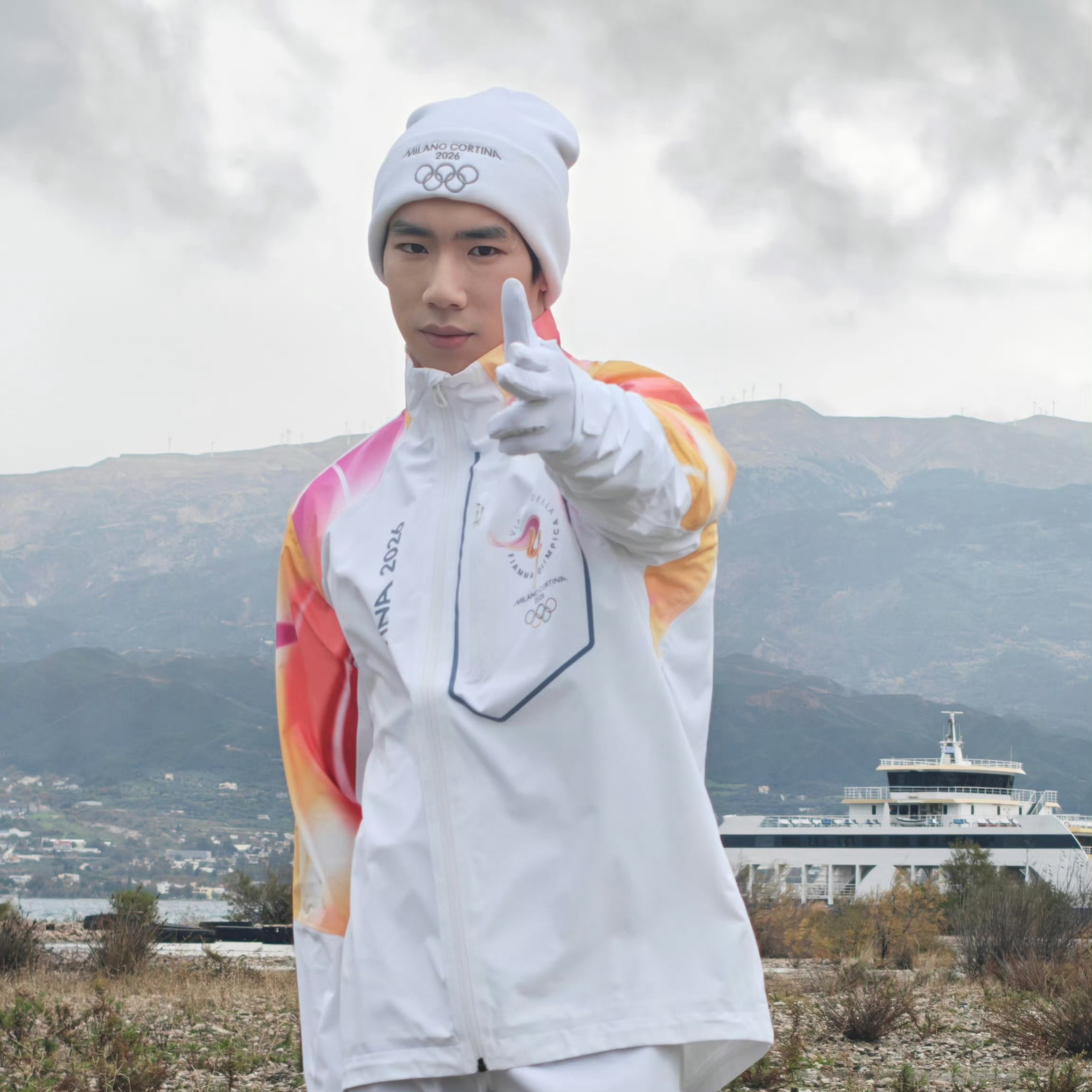 这是运动员的荣耀时刻，值得被铭记。 