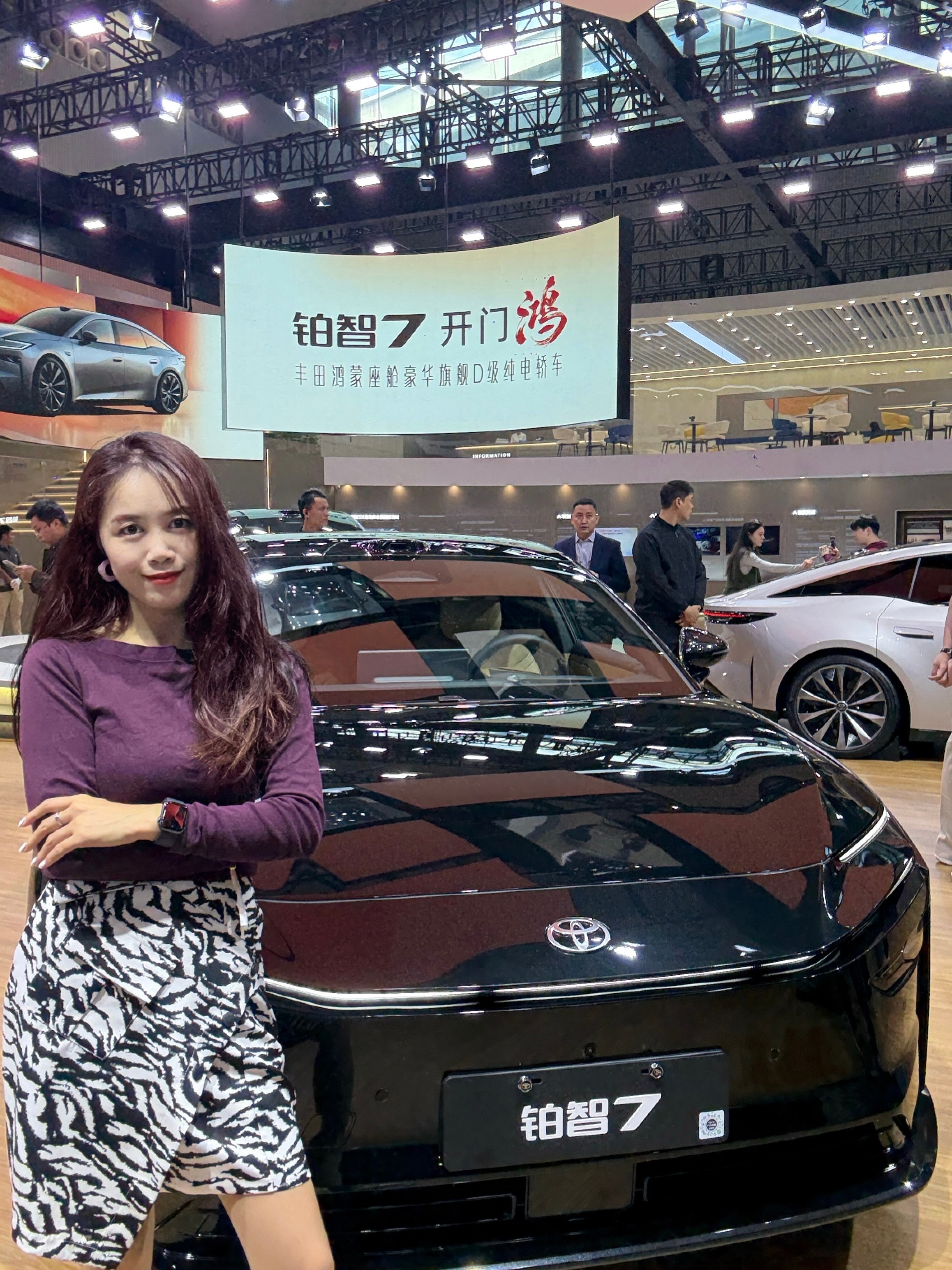 简单来说，铂智7不仅是广汽丰田推出的一款重磅纯电轿车，更是他们践行