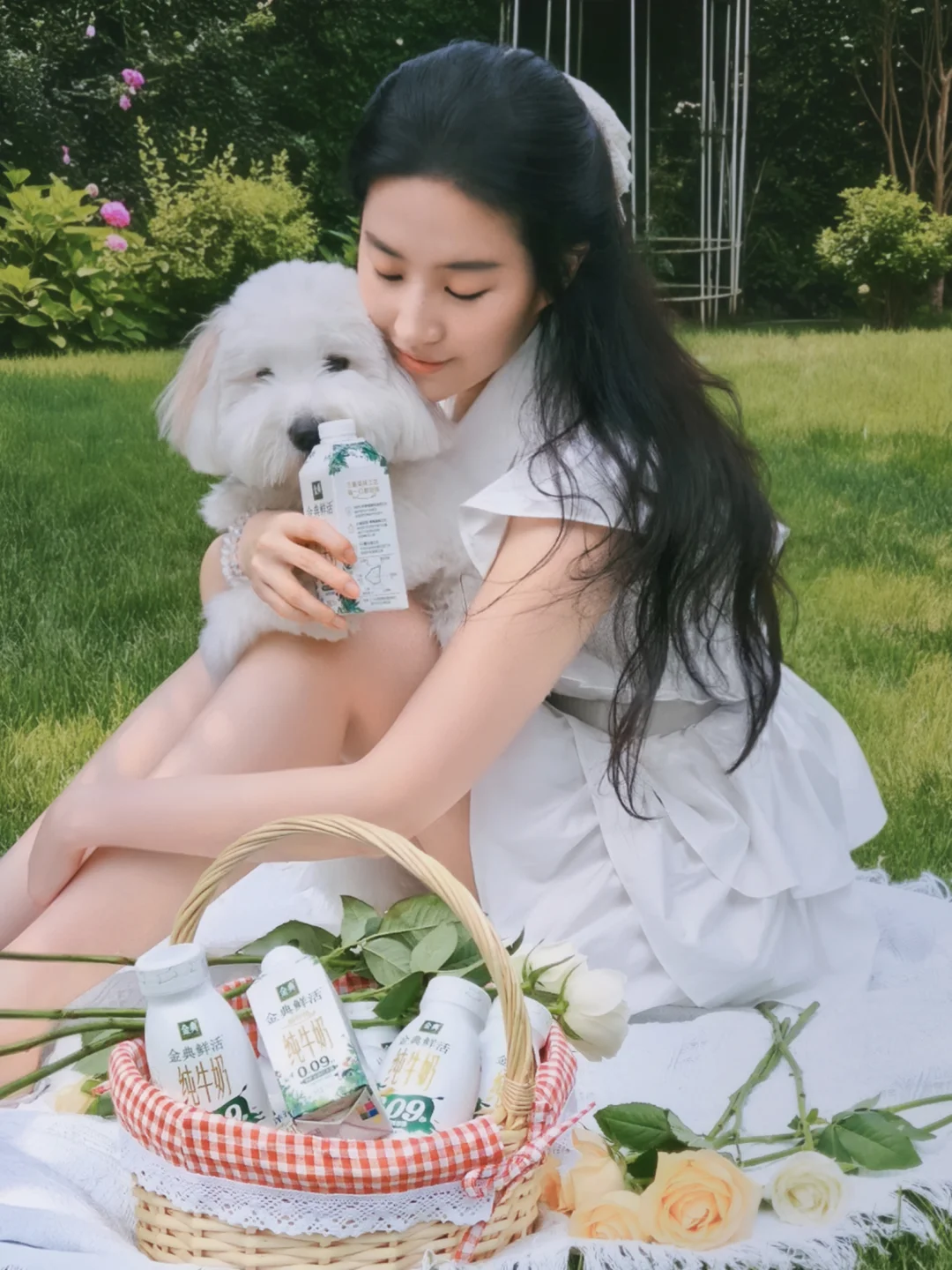 穿白裙的刘亦菲，又美又仙！