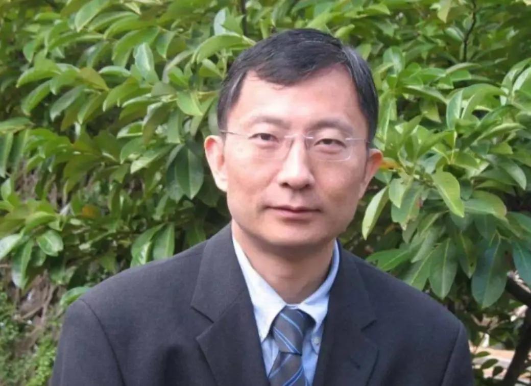 “我自愿放弃中国国籍，加入美国国籍！”1988年，祖国邀请哈佛博士高华健回国发展