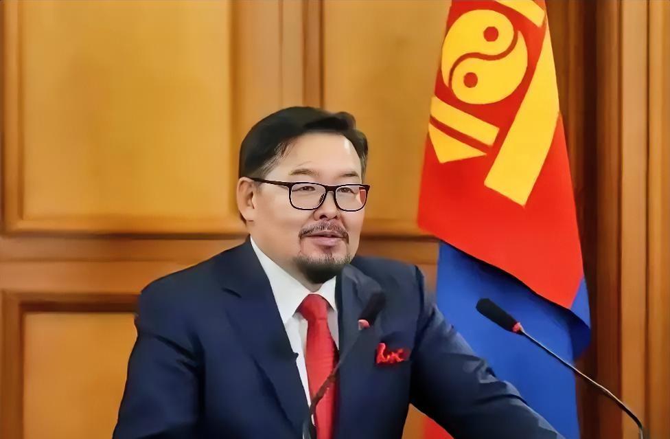 蒙古新总理赞登沙特尔高票上台，
彻底变了玩法——甩开过去在中美俄之间“走钢丝”的