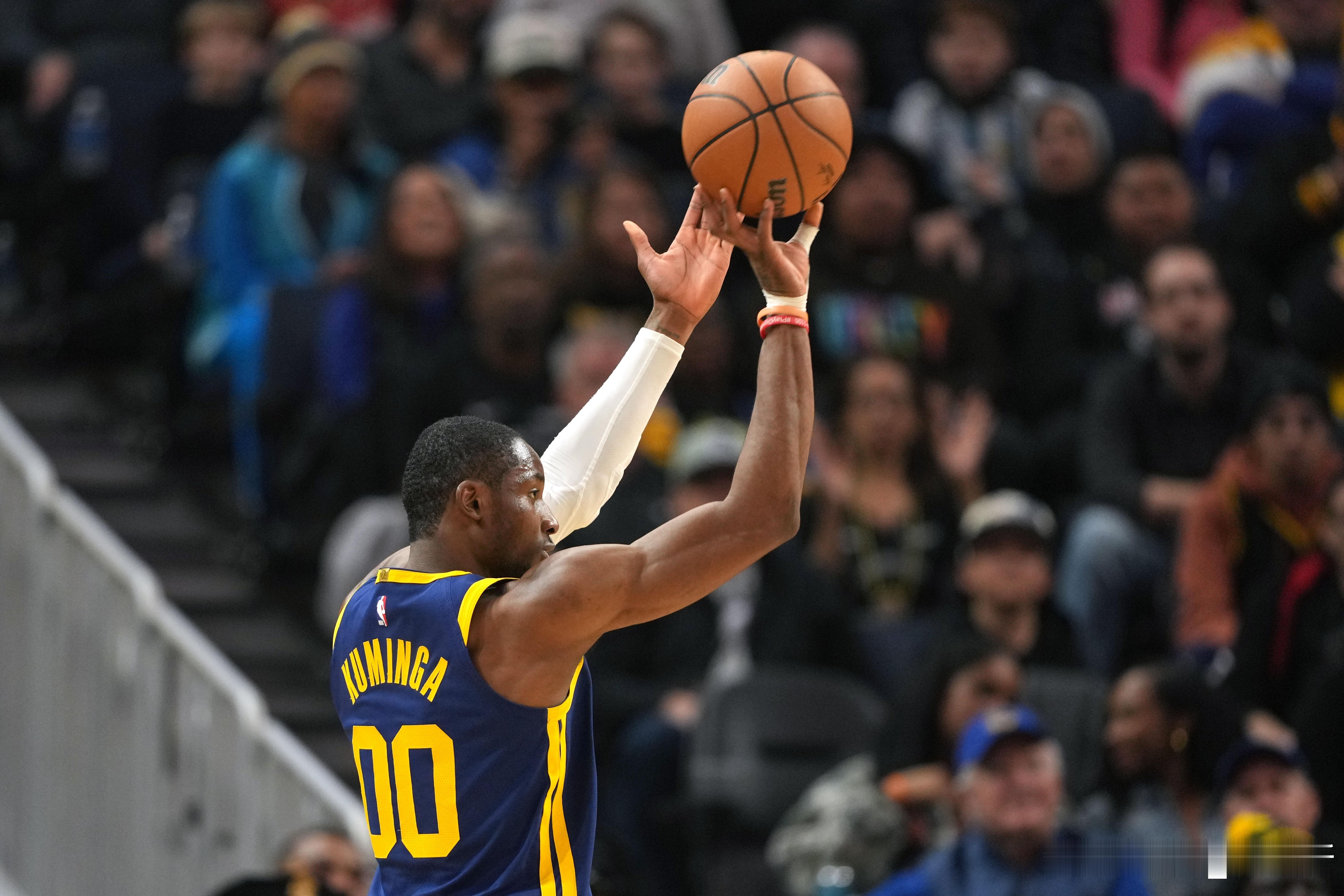 谈到库明加，老板拉科布说道：“我非常非常相信库明加，大家都知道我是库明加的忠实粉