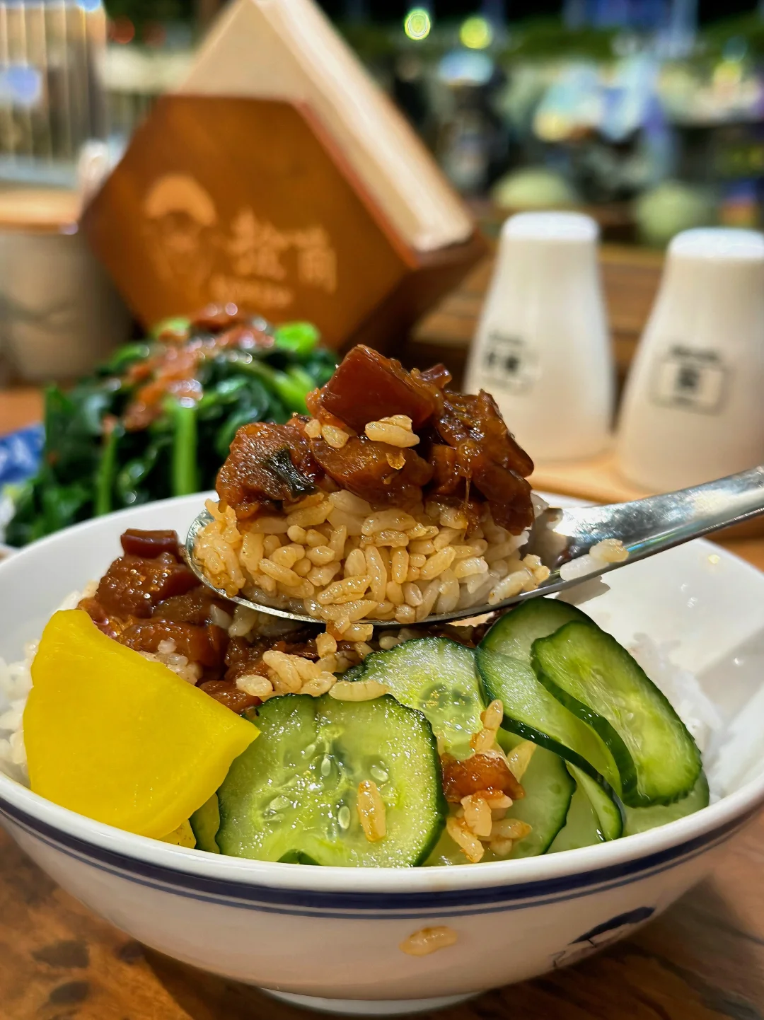 上海新店 | 一口卤肉饭，秒回艋钾街头！