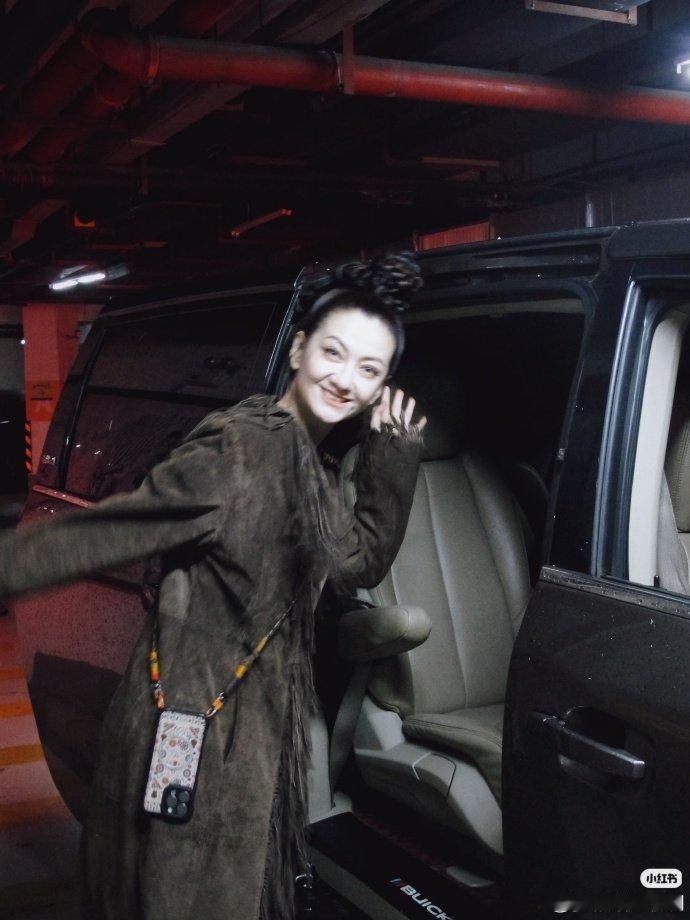 张月听到者来女淘汰的反应乘风2026被张月的反应狠狠共情，舍不得战友离开，温柔又