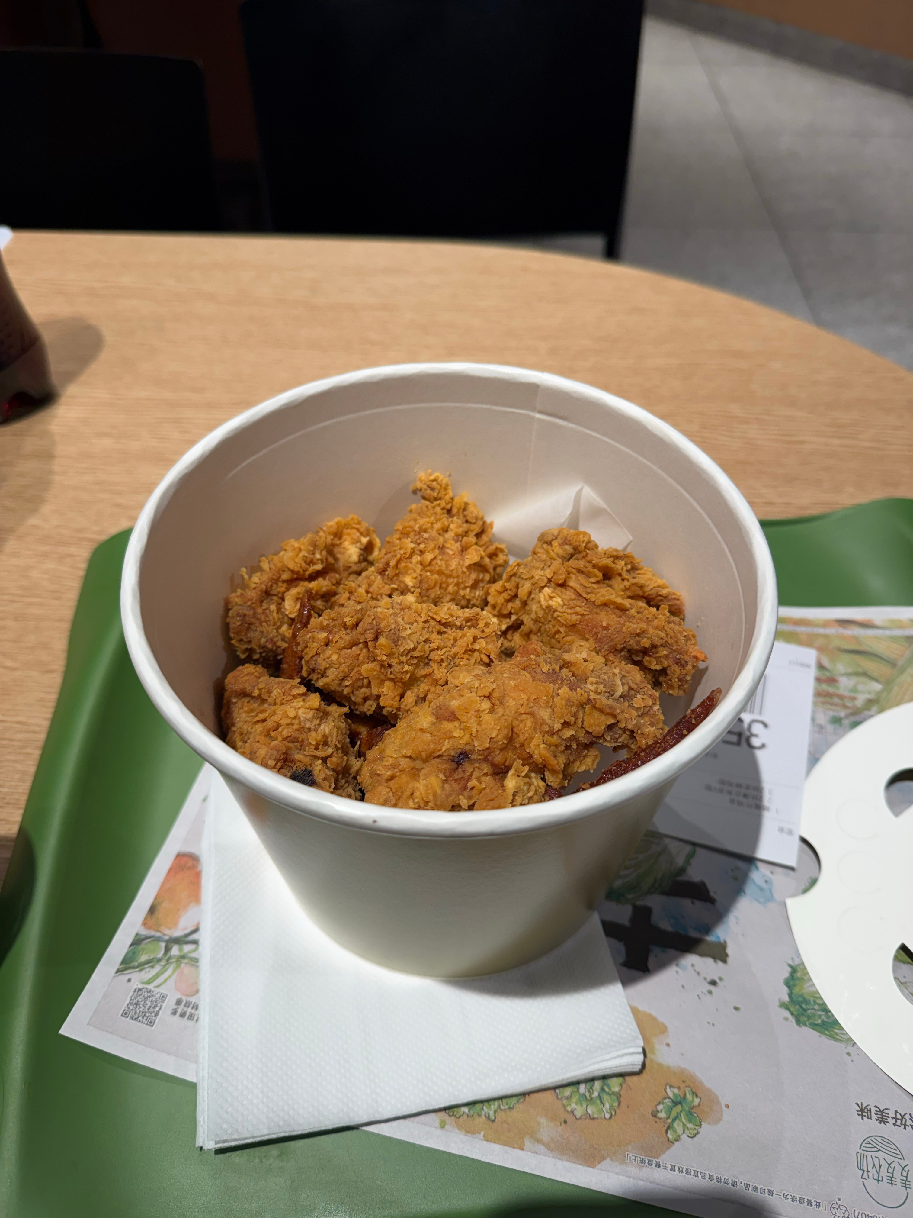 心想着晚上酒店的饭不好吃，那就整点麦当劳吧，结果吃到了这辈子最难吃的麦当劳[泪奔