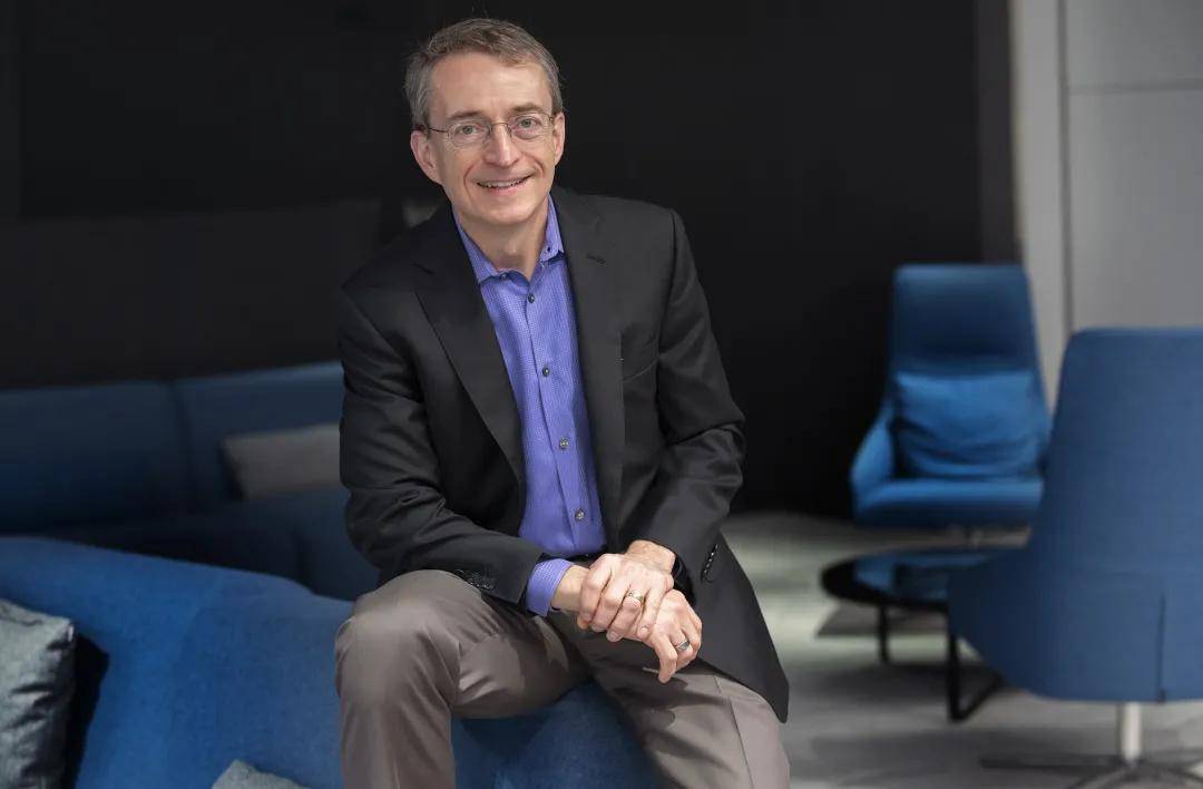 英特尔CEO基辛格认为中国比美国芯片技术差距10年，10年后世界上50%的芯片将