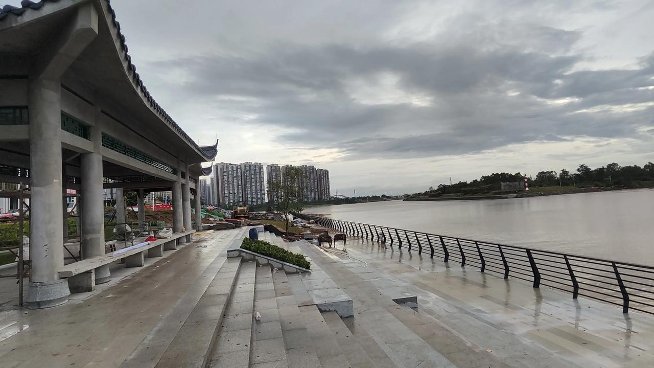 平陆运河通航初始阶段，货运组织需要一个过程，才能达到相对正常，那么文旅观光客运通