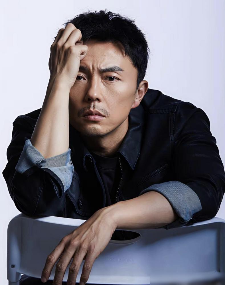 别信什么“童星魔咒”，看看谢苗。 

11岁那年，他片酬已飙到上万，跟周润发对戏