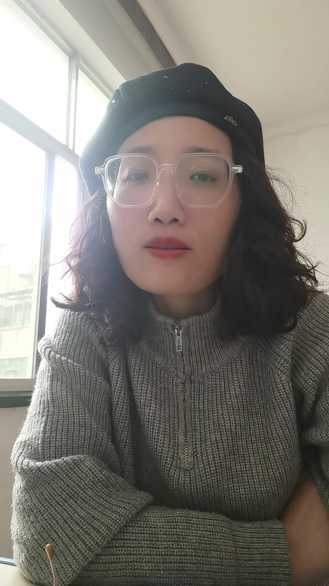 最近刷到一位阿姨的话火了，退休后她拒绝上老年大学，说前半生总在为达标/别人的期待